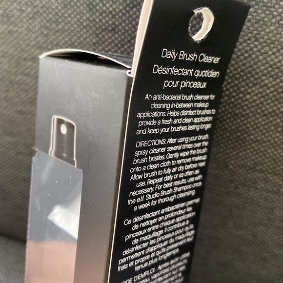 e.l.f. Brush and Cleaner - Picture 6 of 6